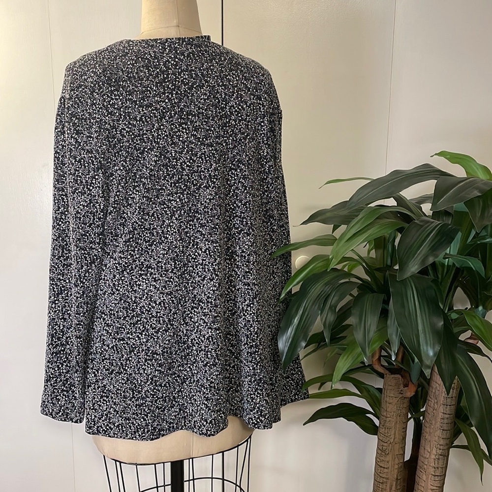 Alex evenings 2 piece tank and cardigan set in shimmery black and white - Picture 7 of 10
